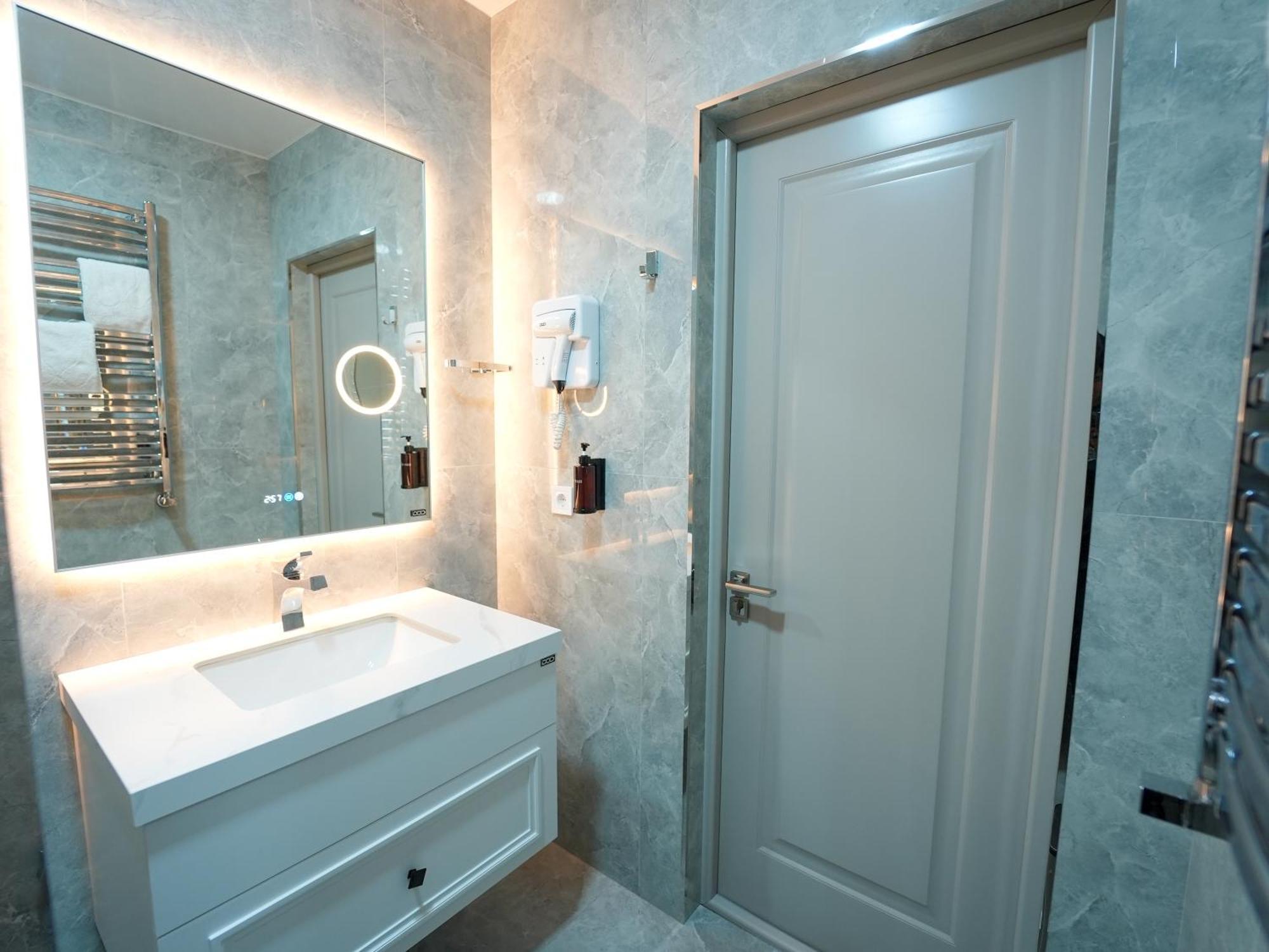 Avant Express Hotel Pool&Spa Ташкент Екстер'єр фото